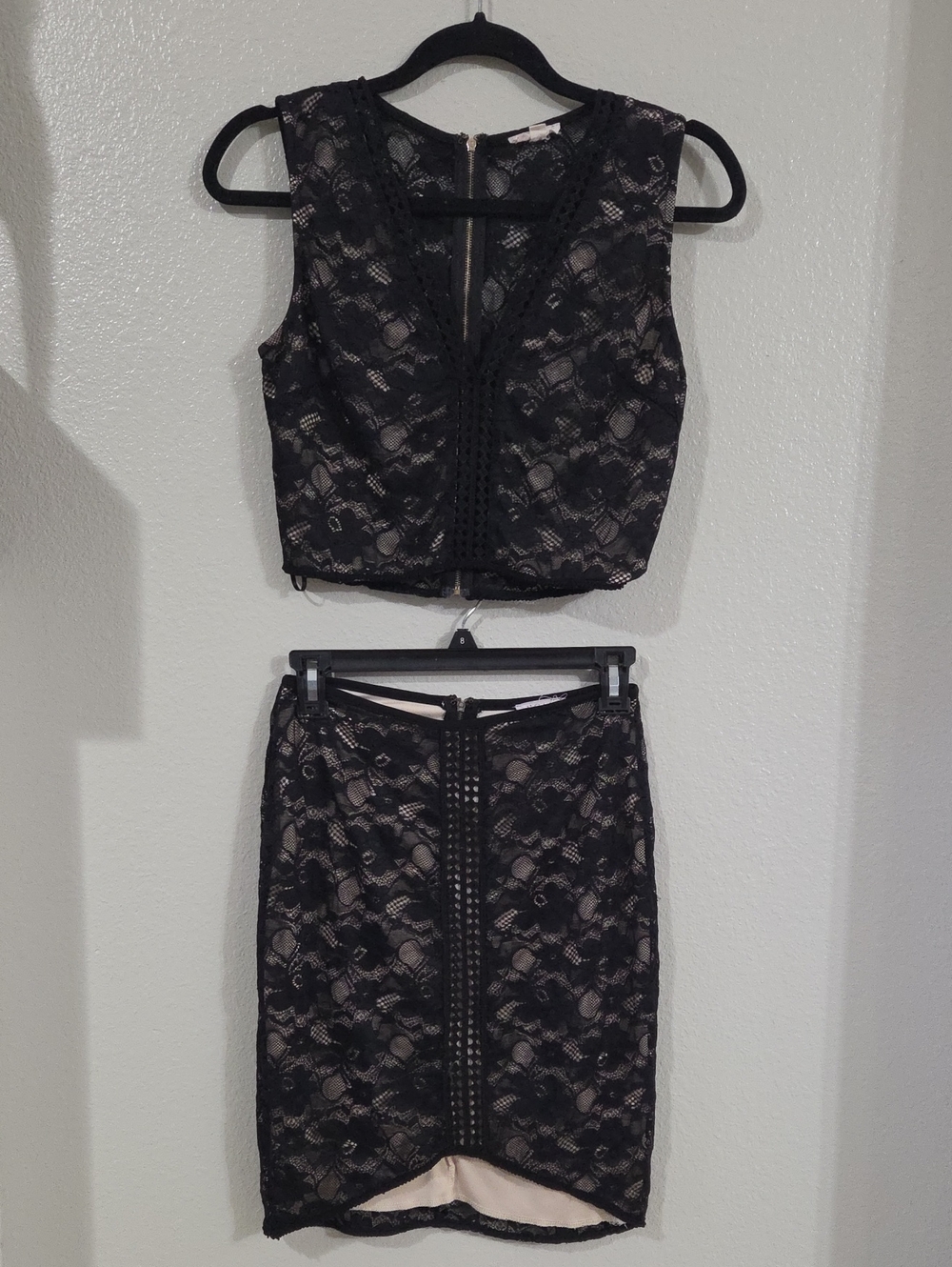 A'Gaci Lace Overlay Two-Piece Skirt Set in Black